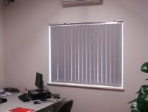 Persiana Vertical Tecido Black-Out Vinilico, COM Bandô