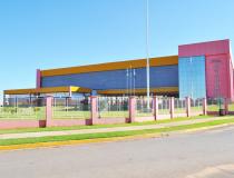 Fachada Espelhada Escola